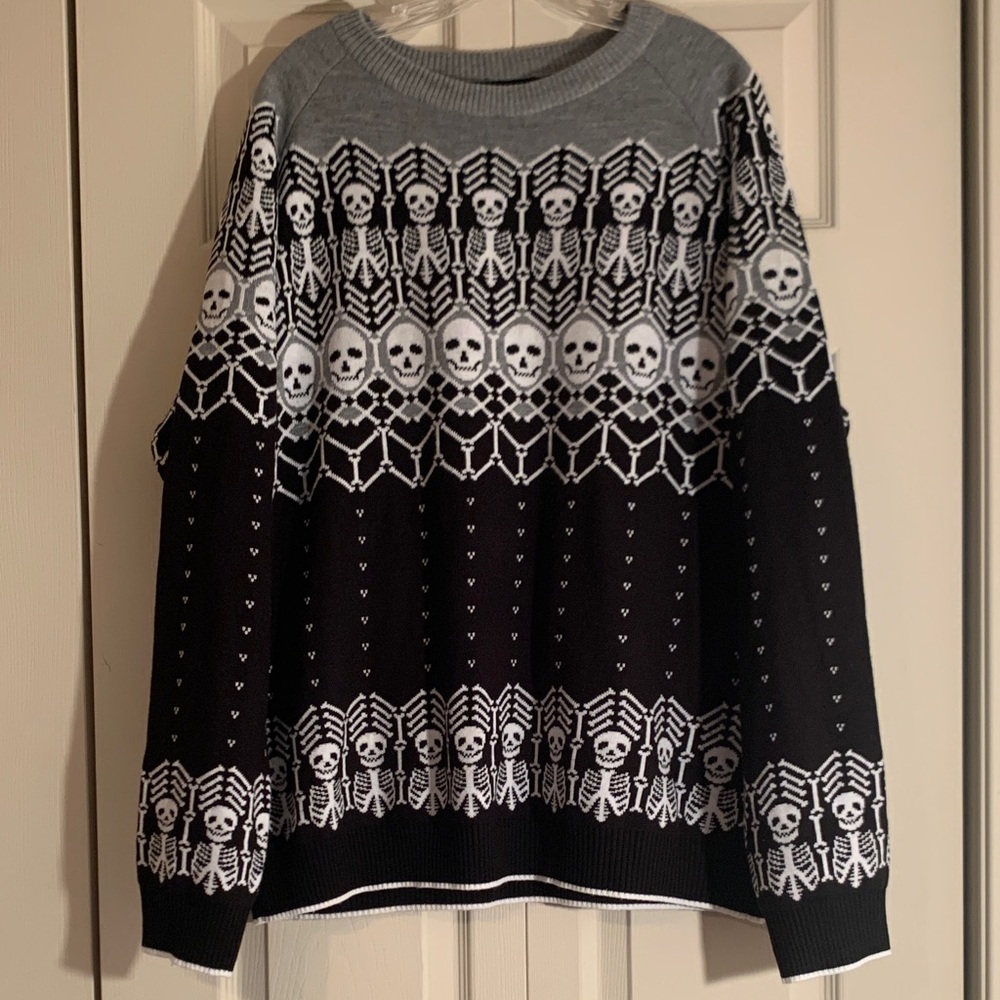 Ugly Halloween Christmas Sweater 
Black & Grey Skeleton Pattern Knit Sweater